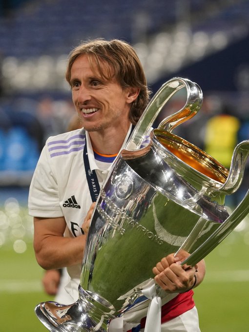 半场战报：乌迪内斯0-1热那亚，马利诺夫斯基点射