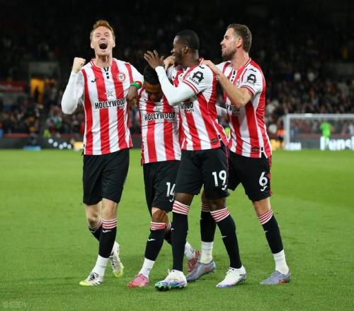 中超：上海海港主场4-1大胜深圳